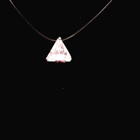 DAZZLING- a CZ Suspended on Your neck? - Picture 1 of 6